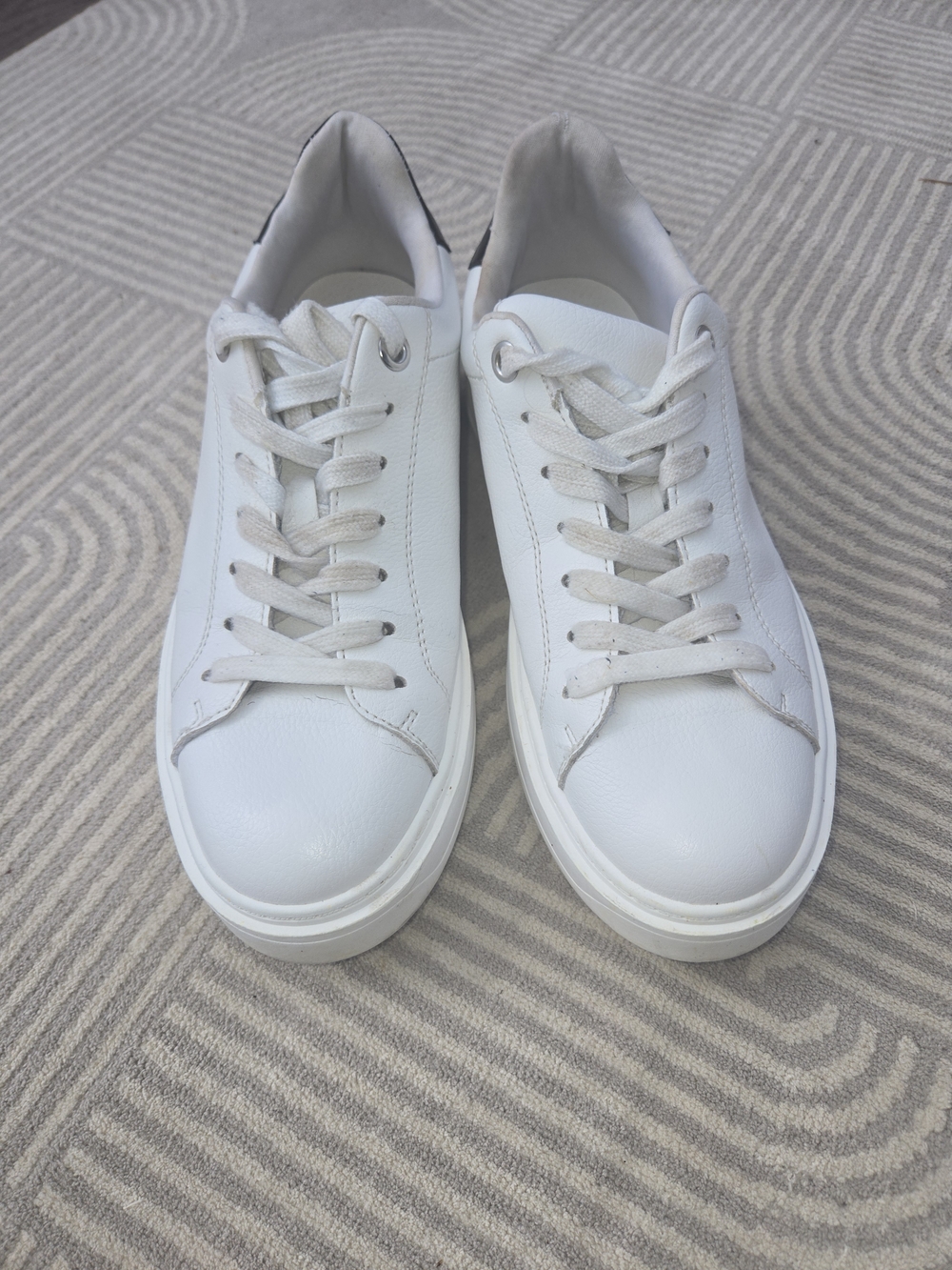 Steve Madden White "CATCHER" Leather Sneakers